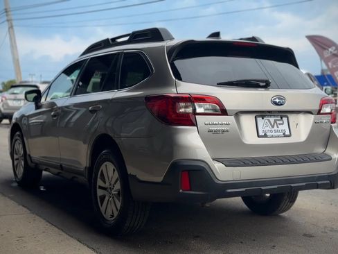 Used 2018 Subaru Outback 2.5i Premium AWD/4WD image 4