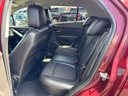 Used 2017 Chevrolet Trax LT w/ LT Convenience Package FWD image 18