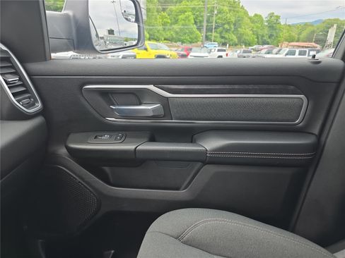 Used 2022 RAM 1500 Big Horn AWD/4WD image 23