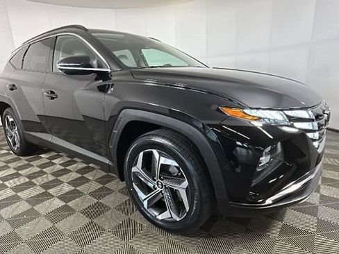 Used 2022 Hyundai Tucson Limited AWD/4WD image 2