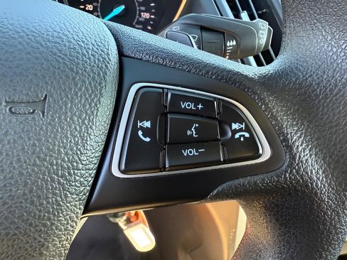 Used 2017 Ford Escape SE AWD/4WD image 19