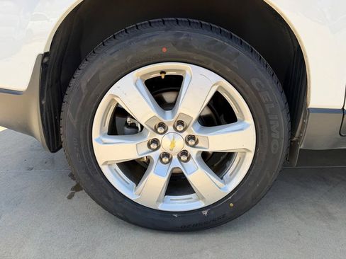 Used 2017 Chevrolet Traverse LT w/ Style and Technology Package FWD image 7