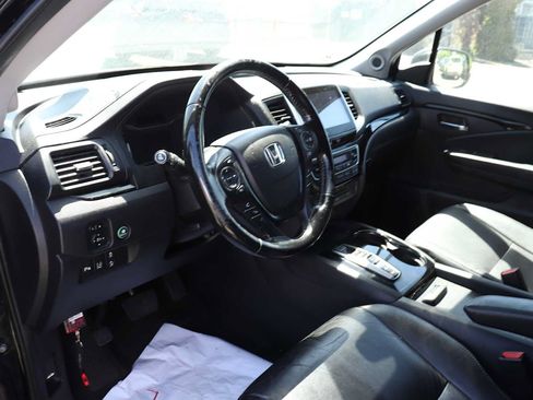 Used 2018 Honda Pilot Touring image 10
