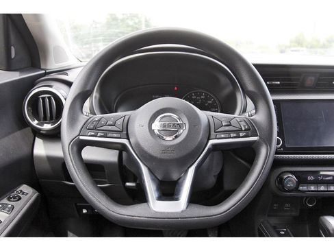 Used 2021 Nissan Kicks SV FWD image 16