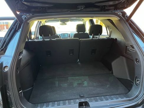 Used 2018 Chevrolet Equinox LT FWD image 14