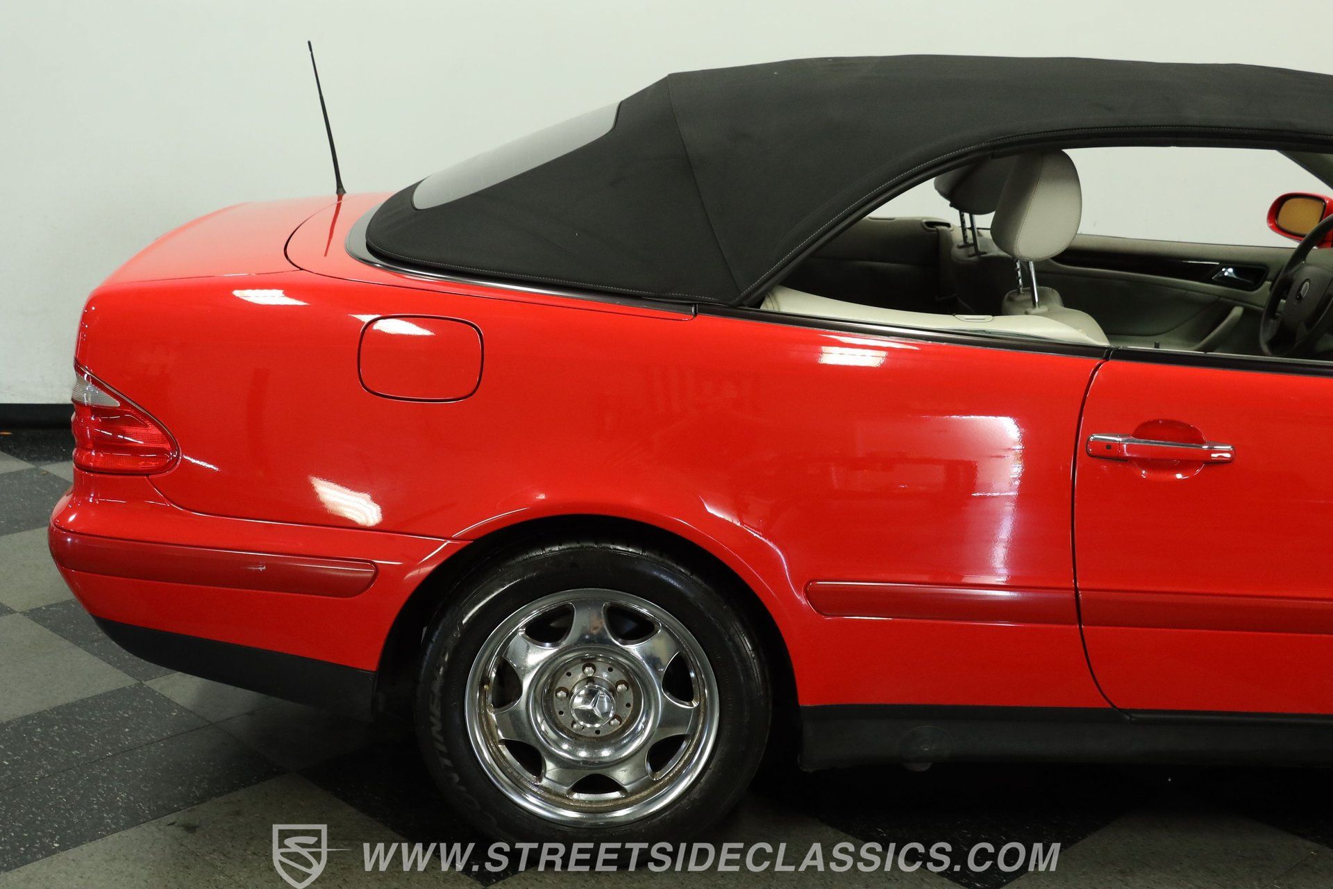Used 1999 Mercedes-Benz CLK 320 Cabriolet image 28