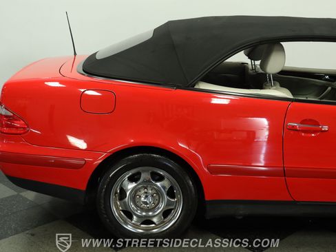 Used 1999 Mercedes-Benz CLK 320 Cabriolet image 28