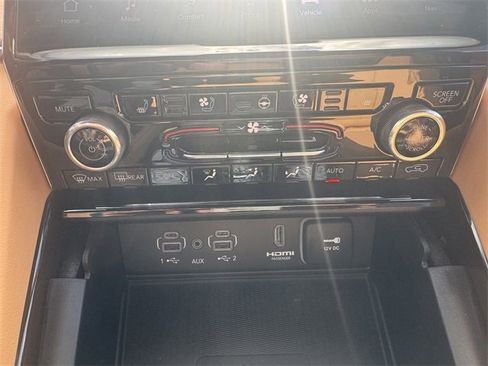 New 2025 Jeep Grand Cherokee Summit image 32