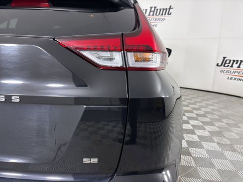 Used 2022 Mitsubishi Eclipse Cross SE image 32