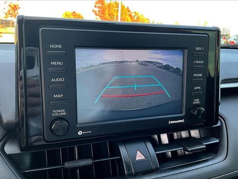 Used 2020 Toyota RAV4 LE image 19