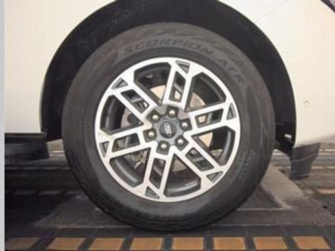 Used 2025 Ford Expedition Max Active AWD/4WD image 25