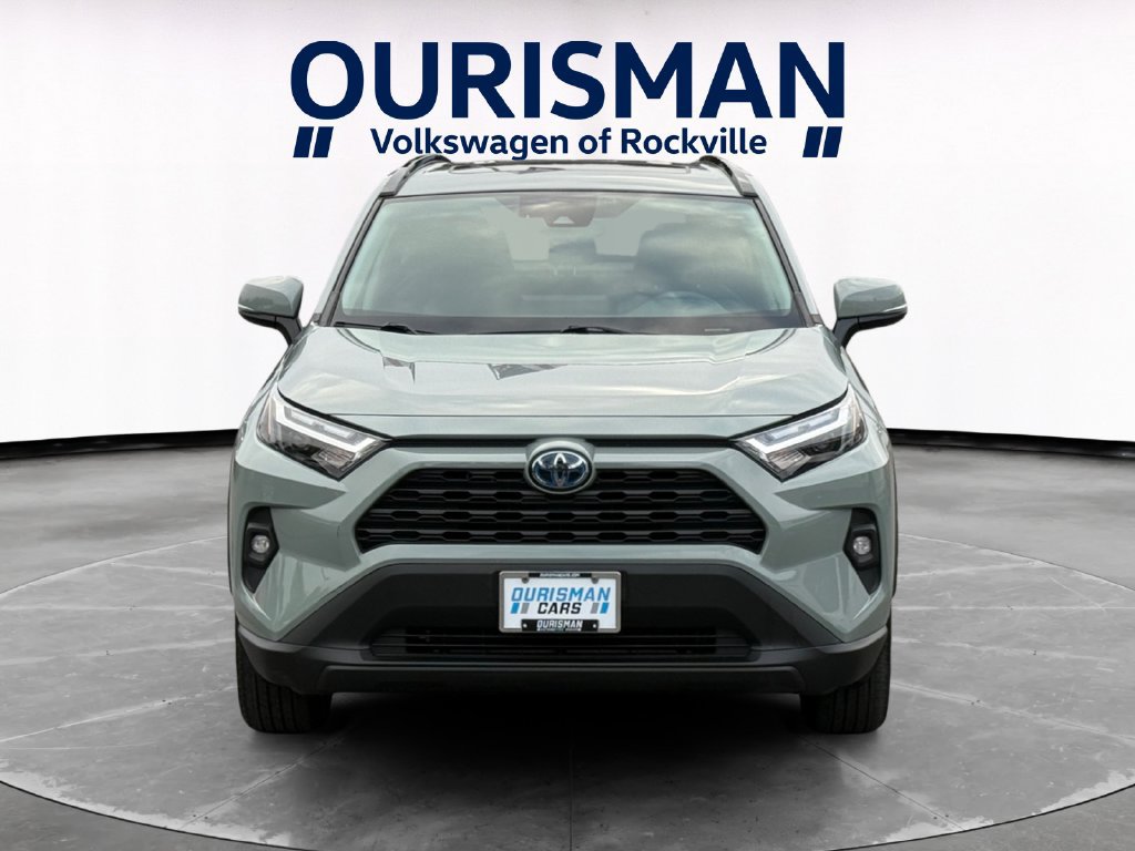 Used 2022 Toyota RAV4 XLE Premium AWD/4WD image 8