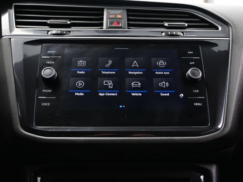 Used 2024 Volkswagen Tiguan SEL R-Line AWD/4WD image 23