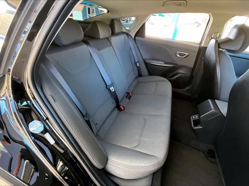 Used 2025 Kia K4 LXS image 18