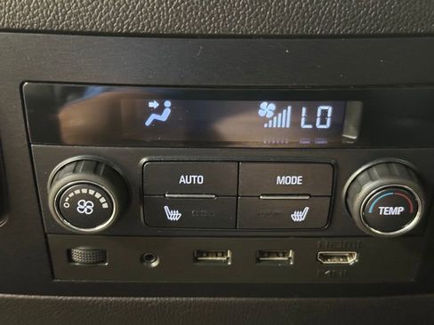 Used 2018 Chevrolet Tahoe LT w/ LT Signature Package AWD/4WD image 20