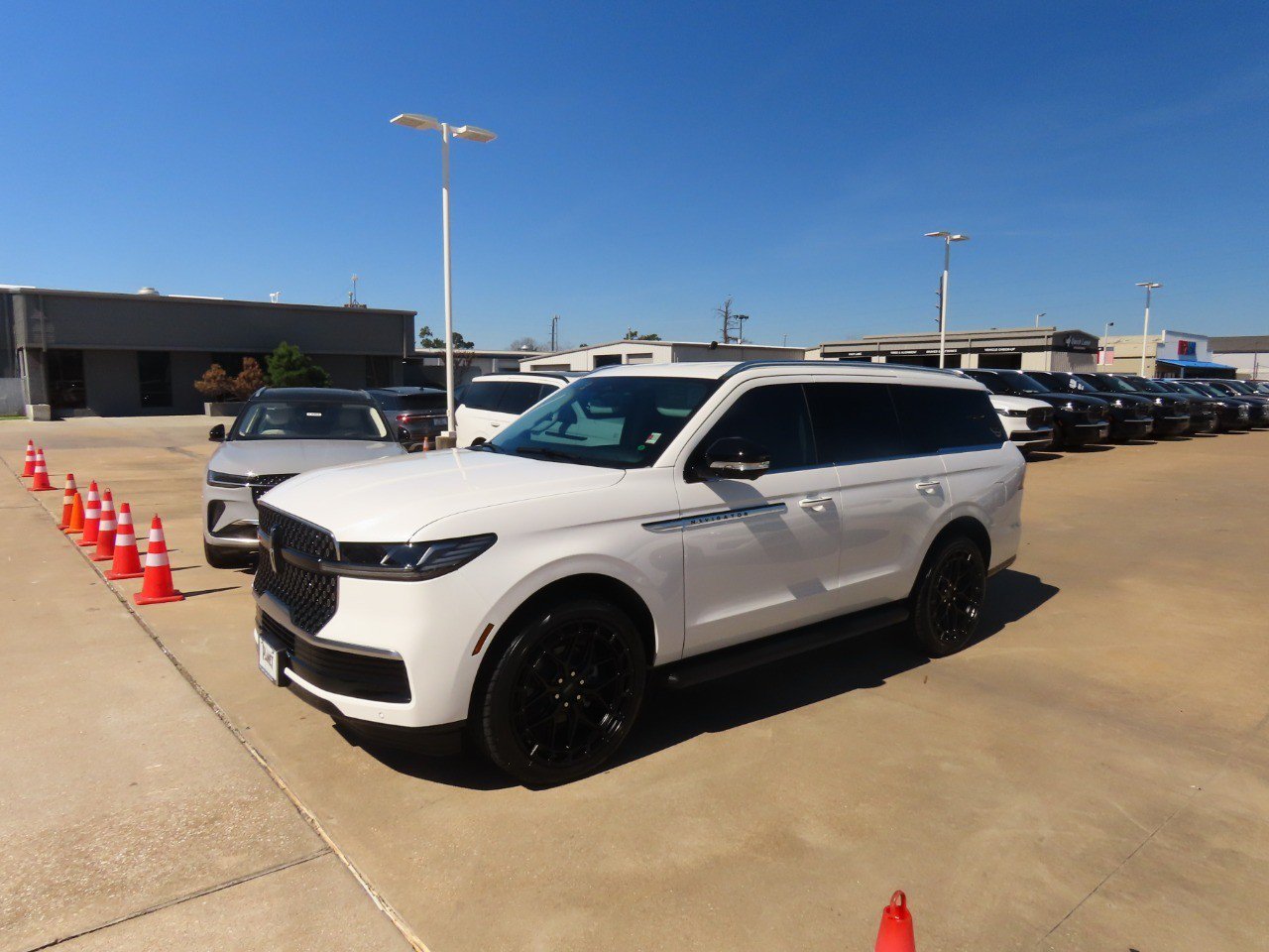 New 2026 Lincoln Navigator Premiere AWD/4WD image 4