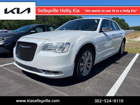 Used 2015 Chrysler 300 C AWD/4WD image 1