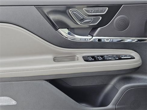 New 2026 Lincoln Corsair Premiere image 22