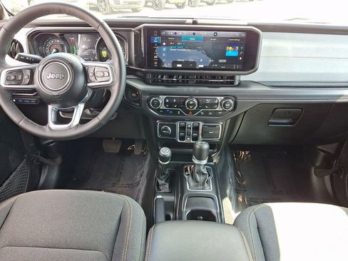 Used 2025 Jeep Wrangler Unlimited Sahara w/ Safety Group AWD/4WD image 16