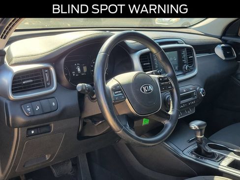 Used 2019 Kia Sorento AWD w/ LX Convenience Package image 19
