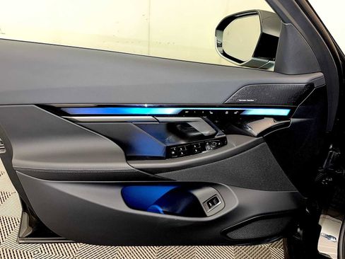 Used 2026 BMW i5 eDrive40 w/ Premium Package image 11