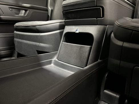 Used 2025 Rivian R1T Premium AWD/4WD image 31