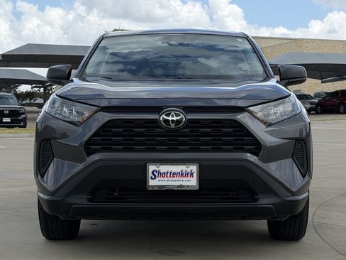 Used 2022 Toyota RAV4 LE FWD image 7