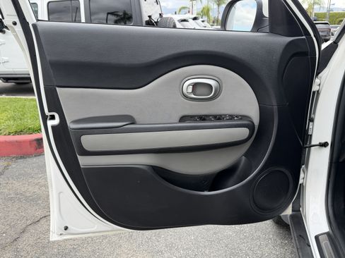Used 2014 Kia Soul FWD image 13