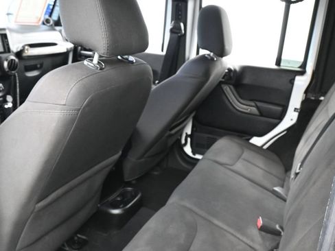 Used 2014 Jeep Wrangler Unlimited Sport w/ Power Convenience Group AWD/4WD image 31