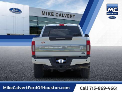Used 2022 Ford F250 Platinum w/ FX4 Off-Road Package AWD/4WD image 4