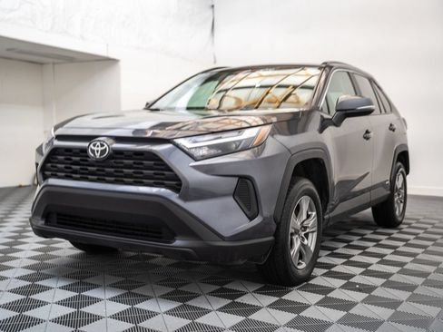 Used 2025 Toyota RAV4 XLE AWD/4WD image 3