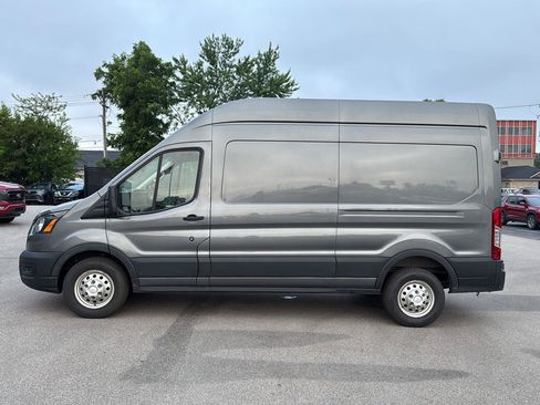 Used 2022 Ford Transit 250 148 High Roof AWD image 6