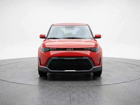 Used 2025 Kia Soul LX w/ LX Technology Package image 2