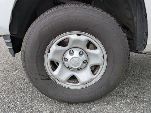 Used 2020 Toyota Tacoma SR5 RWD image 9