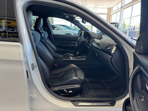 Used 2018 BMW M3 RWD image 20