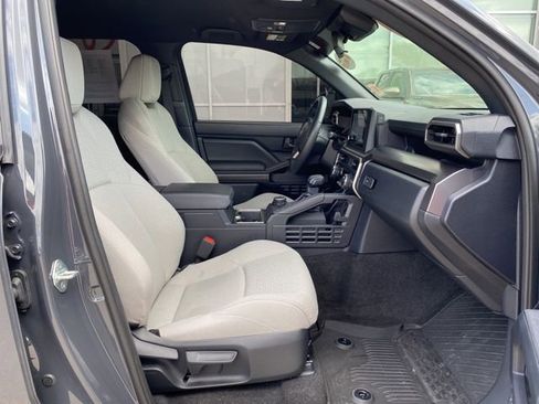 Used 2025 Toyota 4Runner SR5 AWD/4WD image 14