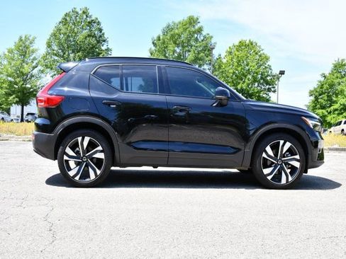 Used 2025 Volvo XC40 B5 Plus w/ Protection Package Premier AWD/4WD image 8