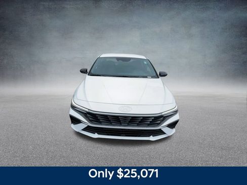 New 2025 Hyundai Elantra SEL image 5