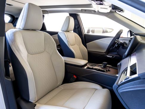 Used 2026 Lexus RX 450h AWD w/ Convenience Package image 26