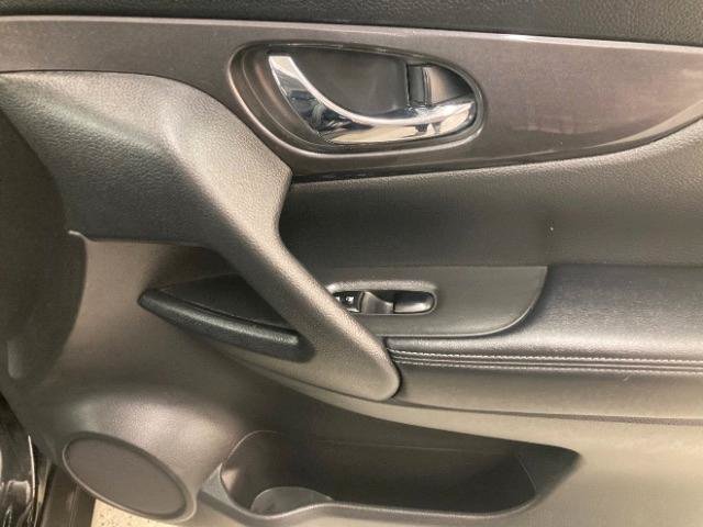 Used 2020 Nissan Rogue SV AWD/4WD image 28