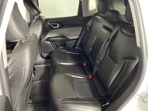 Used 2022 Jeep Compass Latitude image 31