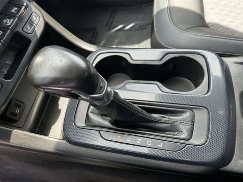 Used 2022 Chevrolet Colorado Z71 AWD/4WD image 22