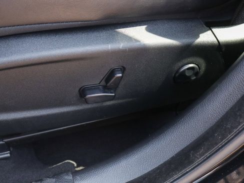 Used 2020 Chrysler 300 S image 16