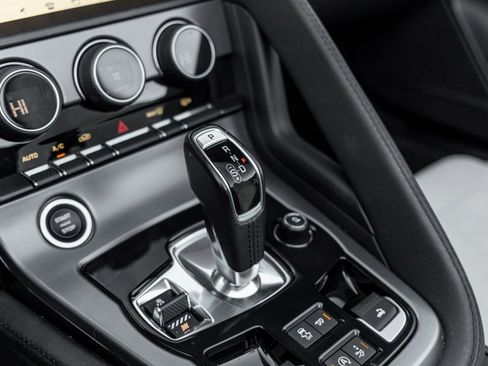 Used 2022 Jaguar F-TYPE Convertible image 26