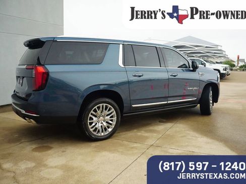 Used 2025 GMC Yukon XL Denali w/ Sun & Power Step Package image 5