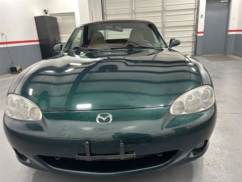 Used 2001 MAZDA MX-5 Miata Base image 6