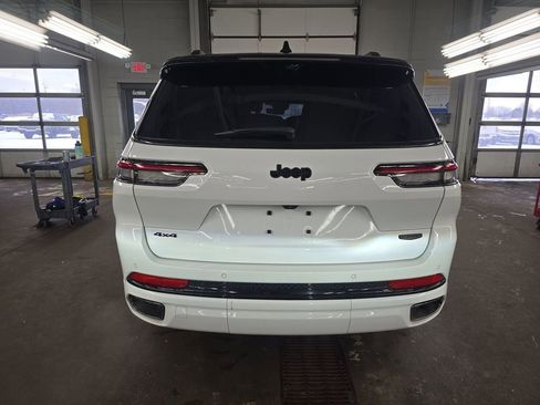 Used 2024 Jeep Grand Cherokee L Summit AWD/4WD image 3