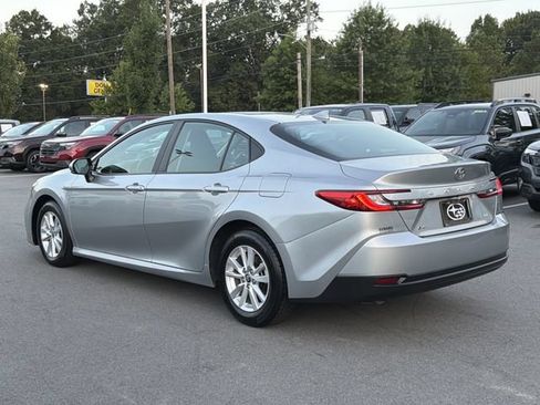 Used 2025 Toyota Camry LE FWD image 5