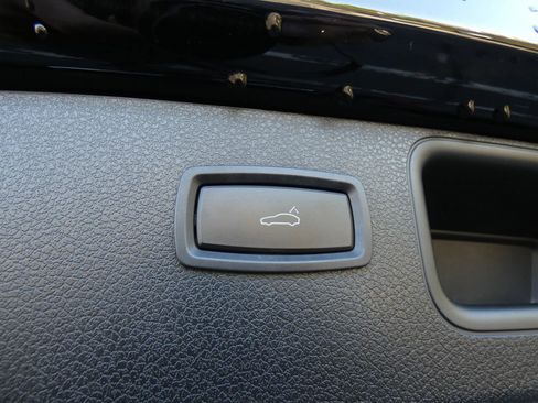 Used 2018 Porsche Macan Sport Edition image 77