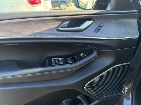 Used 2024 Jeep Grand Cherokee Overland w/ Trailer Tow Package image 3